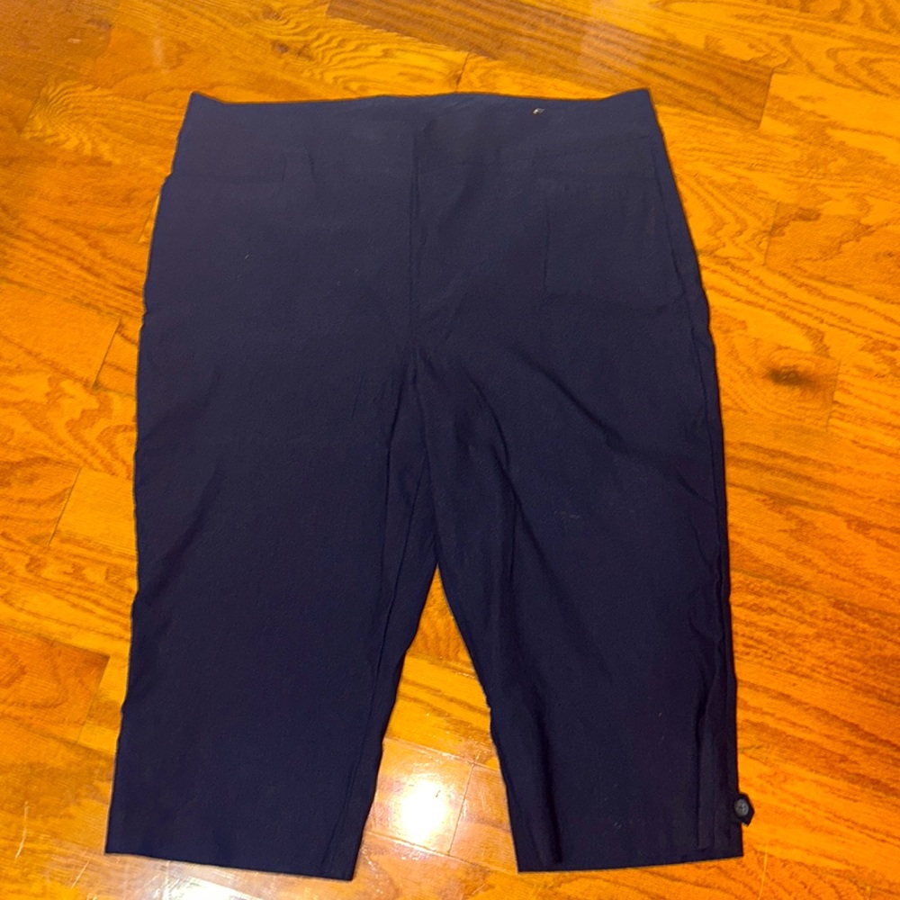 Chico’s navy blue crop pants size 3 (14+)